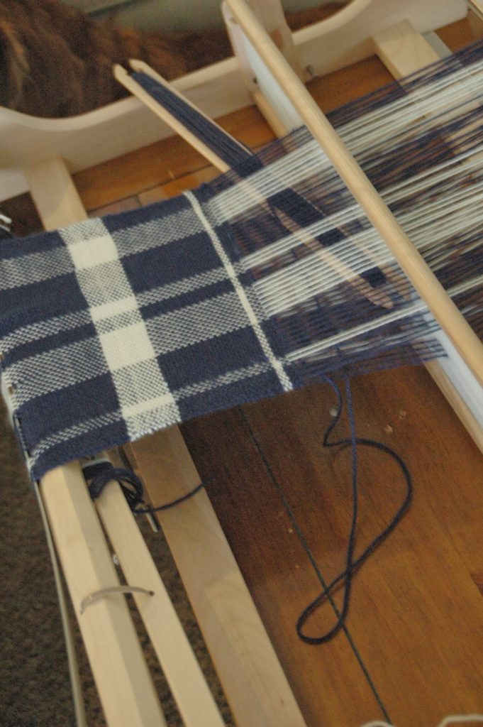 Using My Rigid Heddle Loom to Weave a Plaid Pattern Table Runner